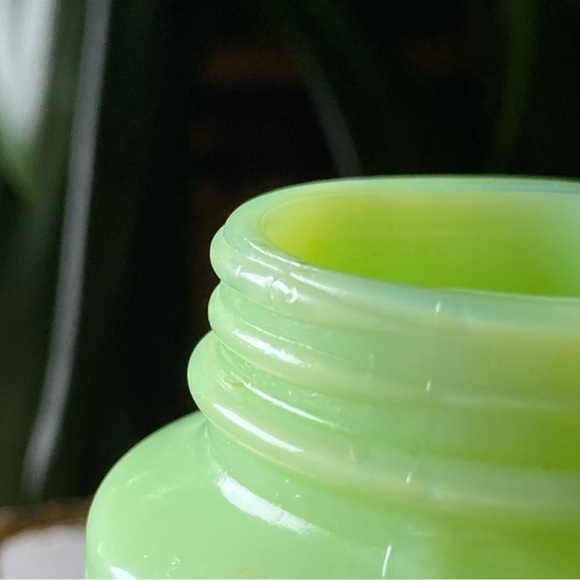 1930’s Jeannette Jadeite Beehive Sugar Shaker Depression Era Glass - Picture 14 of 15